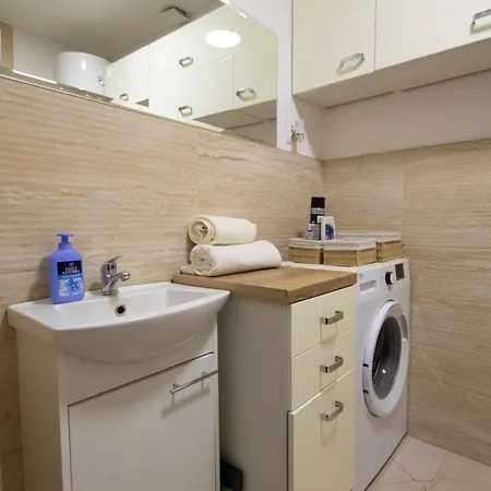 Apartament *
